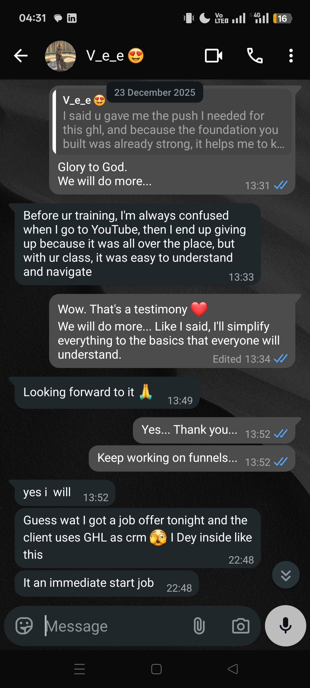 V_e_e describes understanding the class and receiving a job offer